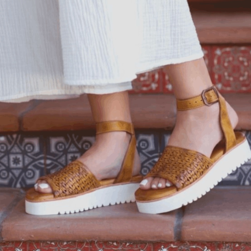 Bed Stu Brisa Leather Sandal in Cashew color NWT